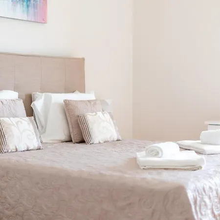Marina Village Boutique Lejlighed